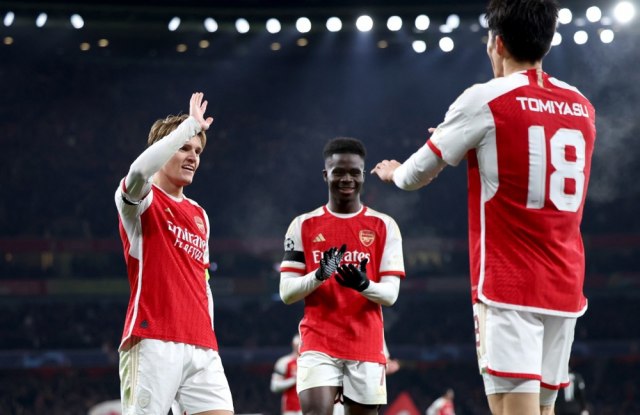 Arsenal uništio Lans – Samba šest puta vadio loptu iz mreže VIDEO
