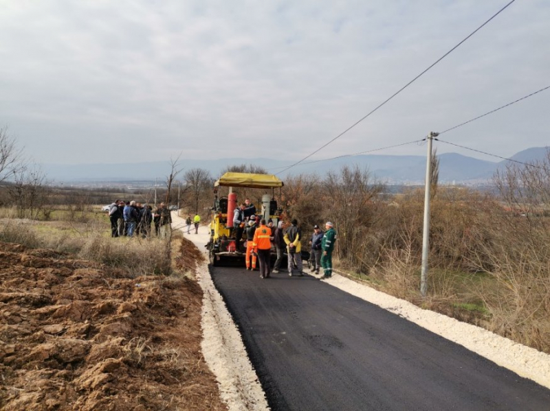 Asfaltiran put u selu Ćukovac