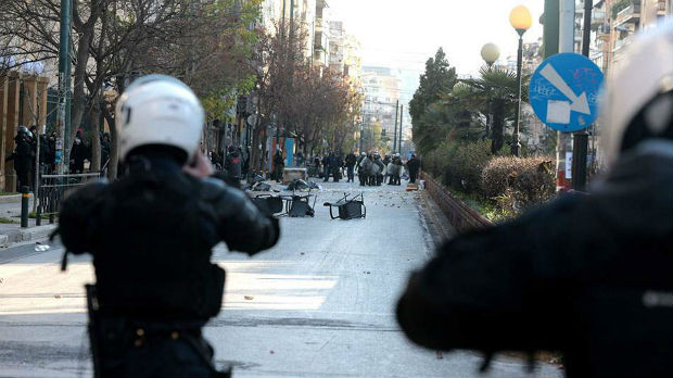 Atina, sukobi s policijom ispred Ekonomskog fakulteta 