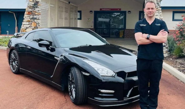 Australijski doktor rizikuje život u Nissanu GT-R da bi spasavao živote