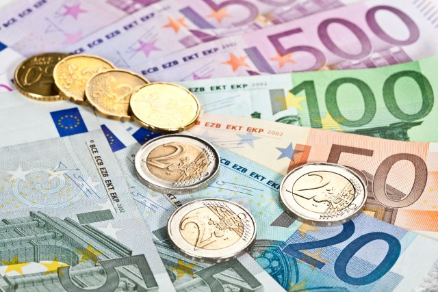 Austrijanci se teško rastaju od šilinga: Autobus obilazi gradove i menja staru valutu za evro