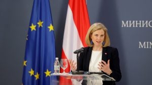 Austrijska šefica diplomatije, koja je dočekala srpske studente u Beču, zvala Marka Đurića telefonom, jer joj je zbog toga zamerio: Šta mu je rekla?