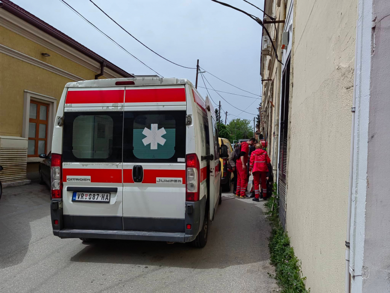 Auto udario ženu u centru Vranja