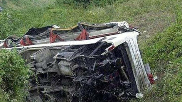 Autobus u Peruu sleteo u provaliju, 15 mrtvih