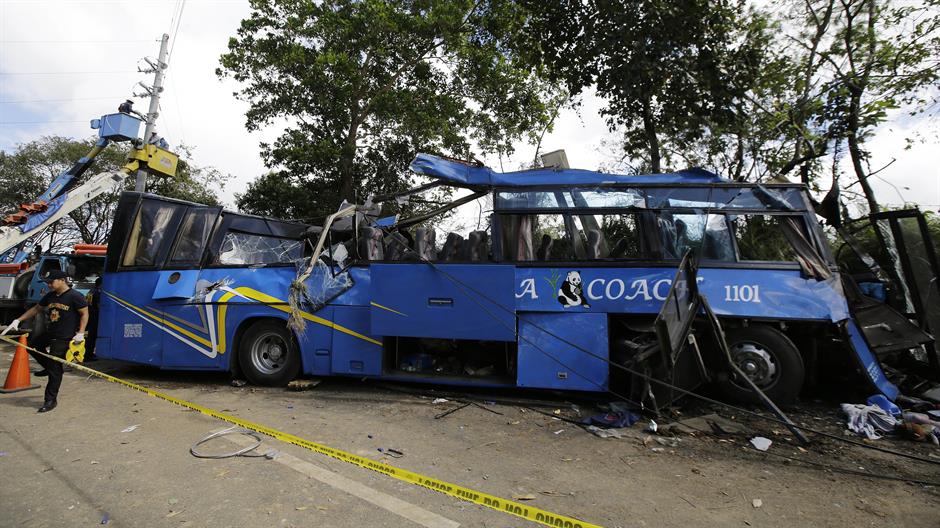 Autobus udario u betonski zid na Filipinima, 14 mrtvih