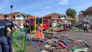 Autobus uleteo u dečje igralište u Zemunu, pet osoba povređeno