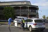 Automobil uleteo na terasu paba u Australiji: Pet osoba poginulo FOTO