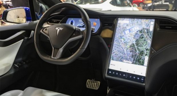 Autopilot kompanije Tesla bi uskoro mogao detektuje svetla semafora