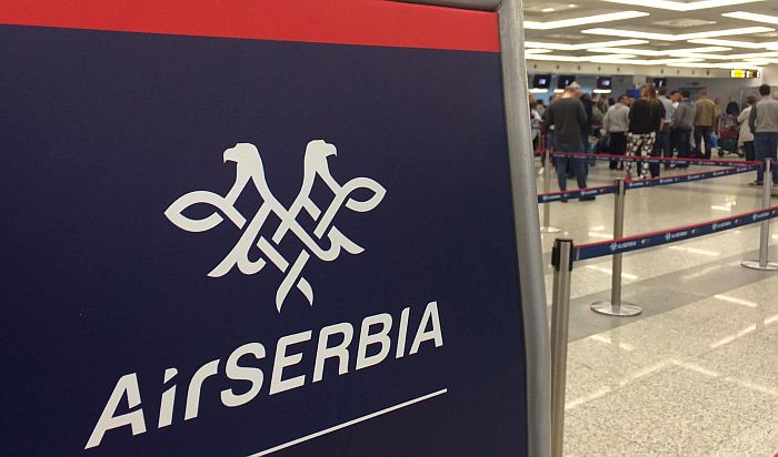 Avion Er Srbije za Hurgadu prinudno sleteo zbog dima 