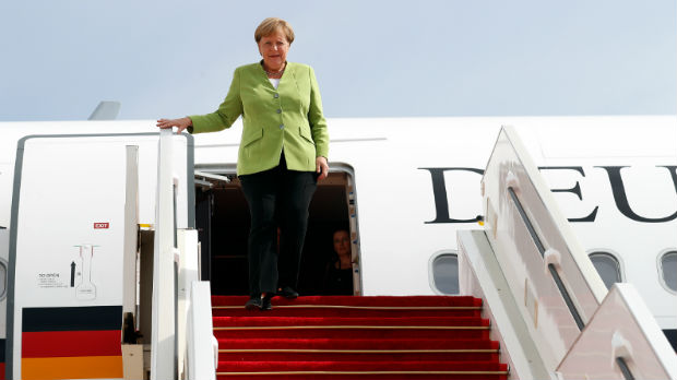 Avion Merkelove prinudno sleteo u Keln