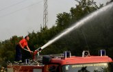 Avion, helikopter i vatrogasci gase požar u Stolivu