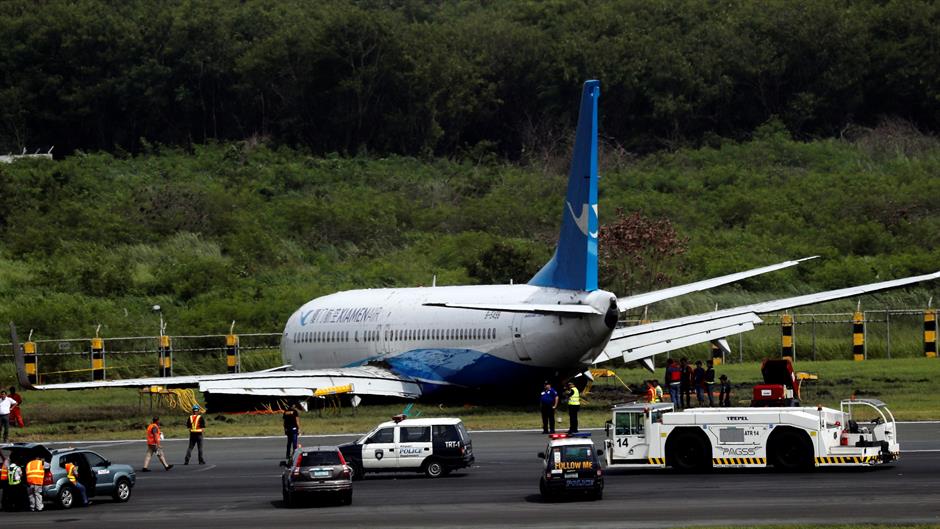 Avion iskliznuo s piste u Manili i završio u blatu