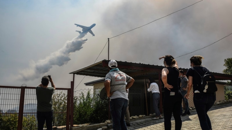 Pad aviona za gašenje požara na jugu Turske, poginulo svih osam članova posade