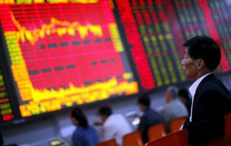 Azijski investitori oprezni, dolar ojačao
