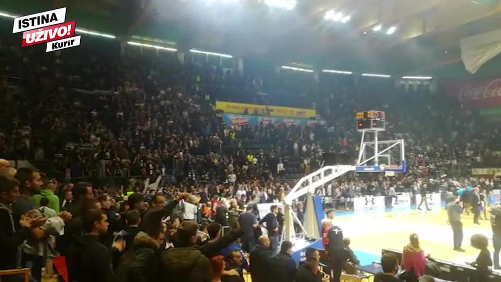 BAKLJADA POSLE POBEDE: Ovako su košarkaši Partizana sa Grobarima proslavili trijumf nad Trentom (KURIR TV)