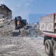 BAKU ZATIRE POSLEDNJE TRAGOVE JERMENSKOG PRISUSTVA: Azerbejdžan uništio zgradu koja mu je bila TRN u OKU u Nagorno-Karabahu (VIDEO)