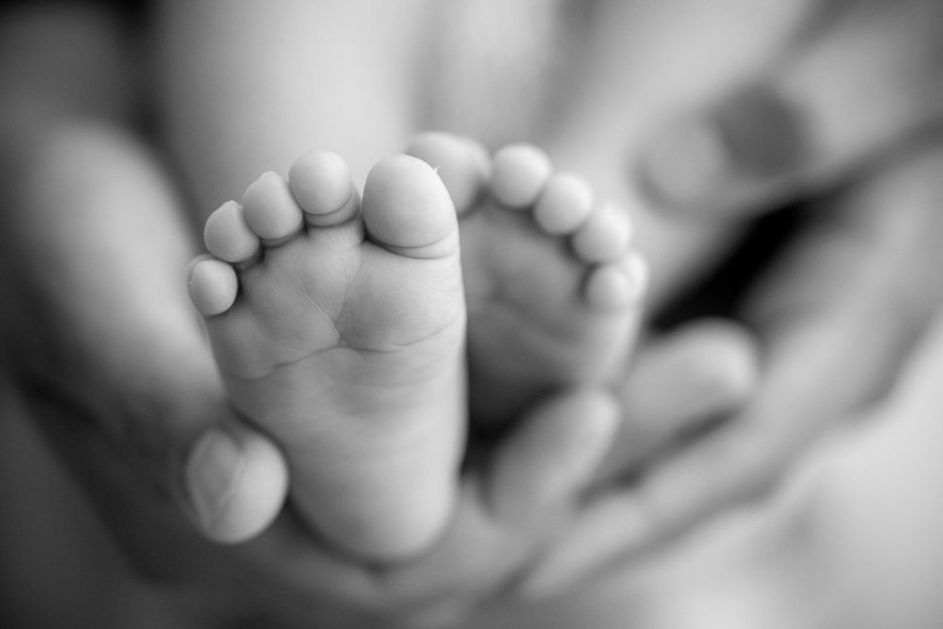 BEBA STARA 2 MESECA PREMINULA OD KORONE: Prvi slučaj smrti novorođenčeta od KOVIDA-19 u Južnoj Africi, zaražena i majka