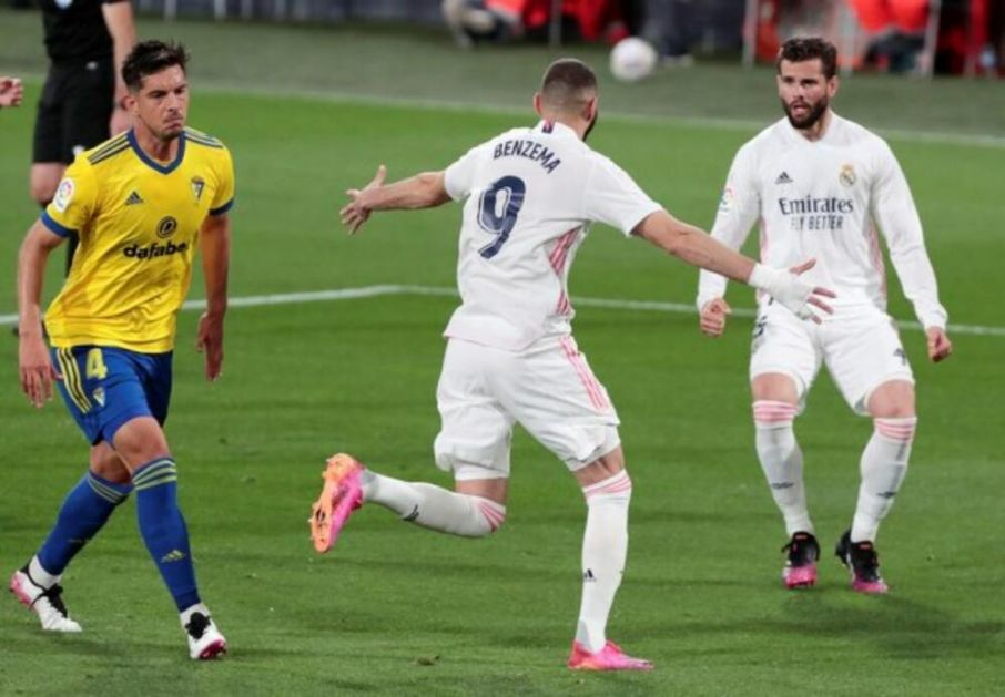 BENZEMA POGURAO KRALJEVE: Real Madrid ubedljiv protiv Kadiza VIDEO