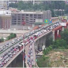 BEOGRAD U ZASTOJU: Po celom gradu saobraćajni kolaps, GAZELA NEPROHODNA, jedan deo blokiran (FOTO)