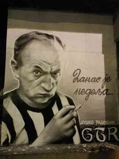 BEOGRAĐANI, DANAS JE NEDELJA: Grobari na istom mestu oslikali prekrečeni mural sa likom Duška Radovića! To je tek početak