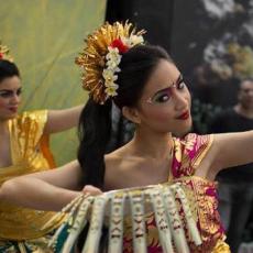 BESPLATNA škola tradicionalnih indonežanskih plesova - sve što treba da donesete je osmeh! (FOTO)