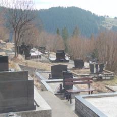 BEZ DOSTOJANSTVA ZA POKOJNIKA Nedostatak kapele veliki problem u Novoj Varoši, do sahrane tela borave u kućama (FOTO)