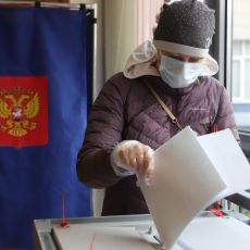BEZ IZNENAĐENJA NA IZBORIMA U RUSIJI: Jedna stranka ubedljivo vodi, pobeda sve izvesnija (FOTO/VIDEO)