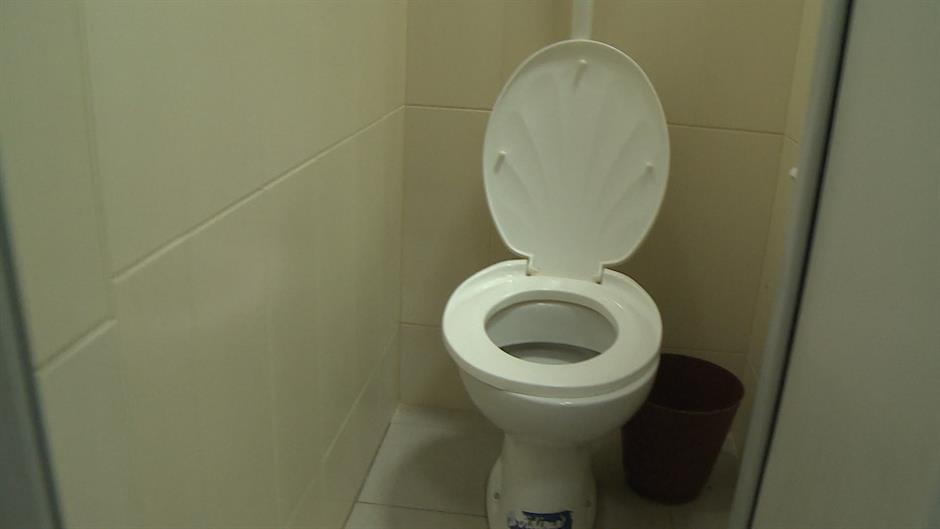 BIRN: Za obnovu toaleta potrošeno pola milijarde dinara