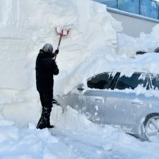 BIZARNA SMRT ZBOG MEĆAVE U SAD: Amerikanac ubio komšije zbog nesporazuma oko čišćenja snega!