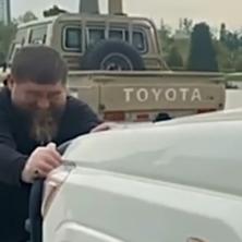 BIZARNO - Kadirov rešio da stane na put GLASINAMA O RAKU PANKREASA! Pokazao koliko je JAK, ali svi komentarišu samo jedno (VIDEO)