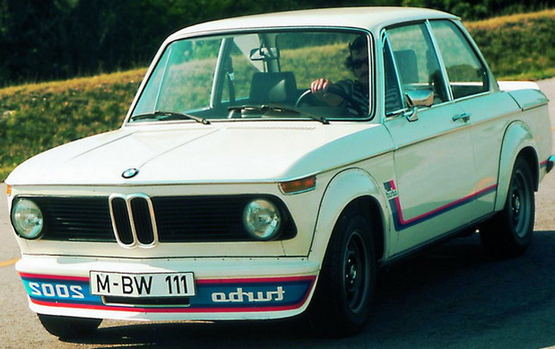 BMW 2002 Turbo – Brz, zabavan i opasan