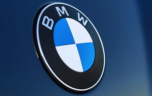 BMW modifikovao logo