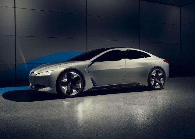 BMW potvrdio dolazak električnog i4 za tri godine FOTO