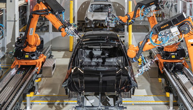 BMW predstavio prvi proizvodni pogon s tri procesa digitalne lakirnice