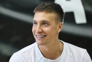 BOGDAN DOŠAO U PIONIR: Srpski reprezentativac bodri Partizan! (VIDEO)