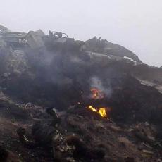 BOŽE, POMOZI DA POLOŽIM ISPIT: U olupini palog aviona pronađena potresna poruka jednog studenta (FOTO)