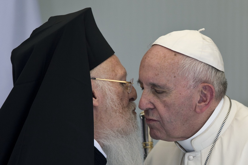BRAĆA I SESTRA KATOLIKA: Papa Franja poručio da je preobraćanje pravoslavaca VELIKI GREH!