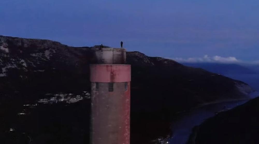 BRITANAC DIGAO HRVATSKU NA NOGE: Tinejdžer se popeo na dimnjak visok 340 metara, sada objavio snimak cele avanture! (VIDEO)