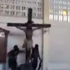 BRUTALNO uništavanje crkve od strane džihadista IS! Nisu imali milosti prema SVETINJI! (VIDEO)