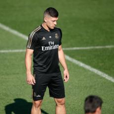 BRŽE NEGO ŠTO SE BILO KO NADAO: Luka Jović se pojavio na treningu Reala (FOTO)