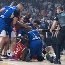 BUDUĆNOST U VELIKOM PROBLEMU: Rajt IZNET sa terena (VIDEO)