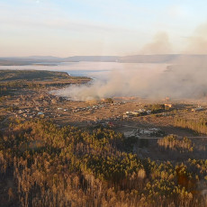 BUKTI PLAMEN ŠIROM RUSIJE: Vatrogasci se bore sa 71 požarom, vatrena stihija uzela maha u Irkutsku