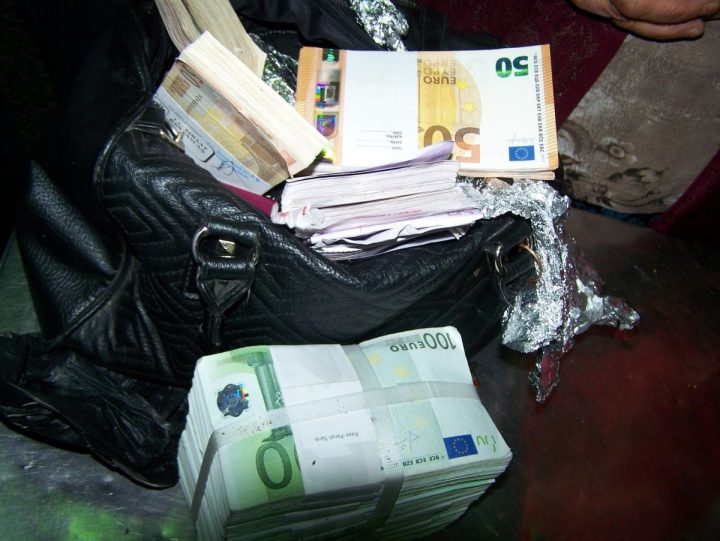 Baba u gaćama i torbici krila preko 260.000 evra