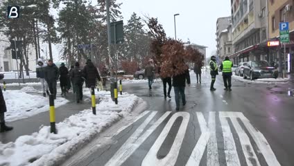 Badnji dan uoči Božića po julijanskom kalendaru: Osvećenje Badnjaka ispred Hrama svetog Save