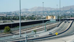 Bajden naredio privremeno zatvaranje granicu SAD-Meskiko kad skoči broj ilegalnih imigranata