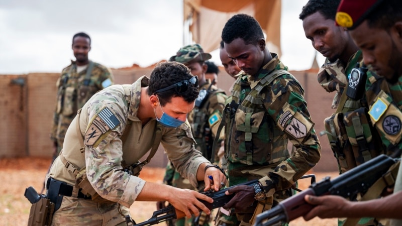 Bajden odobrio malo, uporno američko vojno prisustvo u Somaliji 