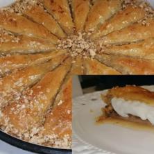 Baklava koja se SLUŽI SA SLADOLEDOM topi se u ustima: Hrskava, sočna i bogata orasima – a kad se spoji s hladnim zalogajem, postaje savršena letnja poslastica