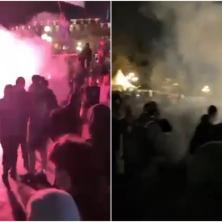 Bakljama gađaju policiju: Jezive scene kod Pionirskog parka! Demonstranti prave haos (VIDEO)