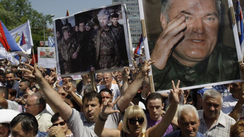 Banjaluka slavi Mladića na dan komemoracije u Potočarima