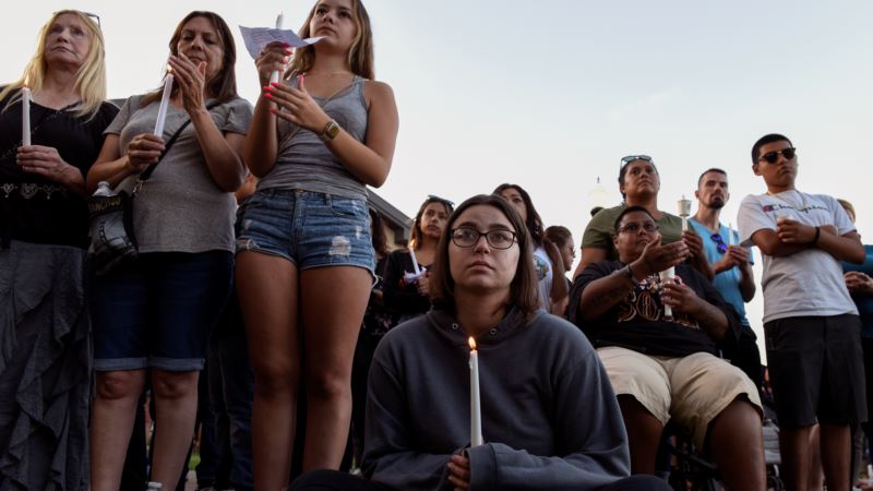 Bdenje za žrtve napada u Kaliforniji, motiv još nepoznat